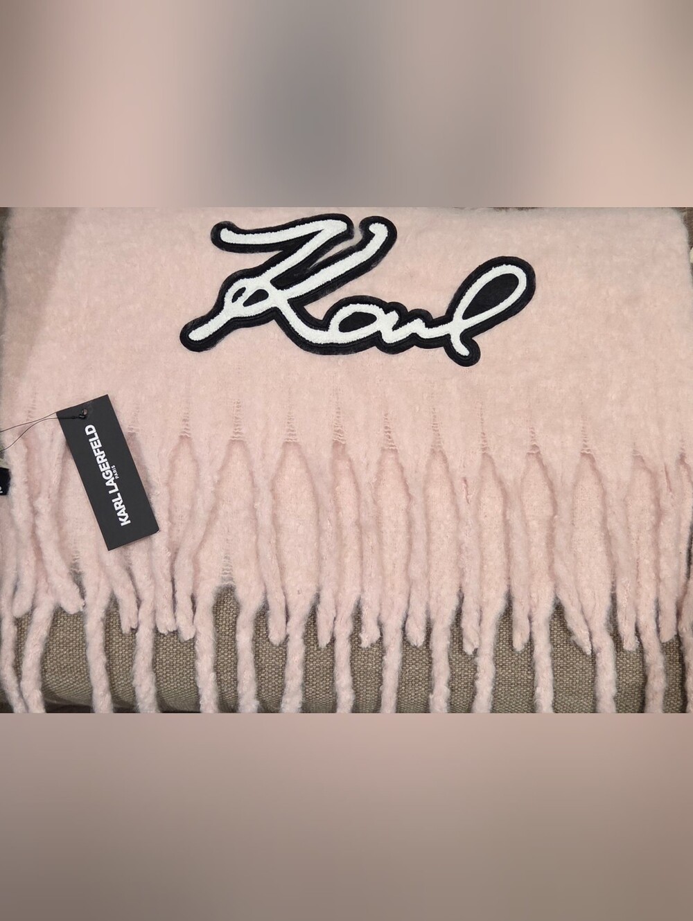Karl Lagerfeld Paris Signature Applique Icy Pink Fuzzy Scarf  Fringe New Tag $87